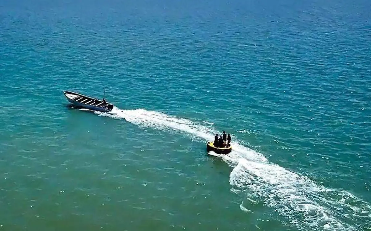 Los visitantes del Golfo de Santa Clara pueden disfrutar de un paseo a una isla emergente